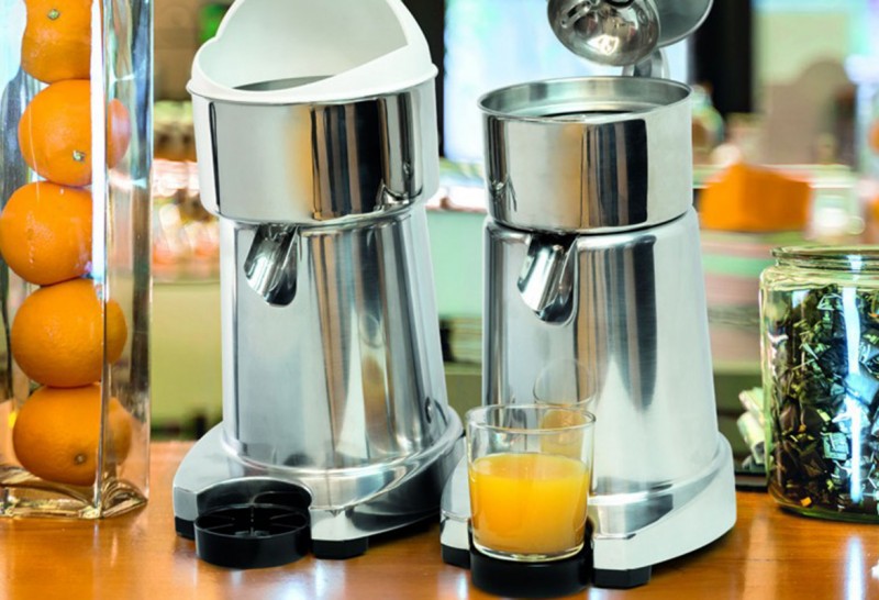 Electric and manual juicers