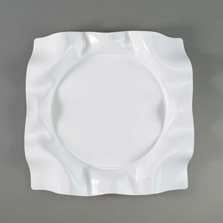 White glossy plate in methacrylate